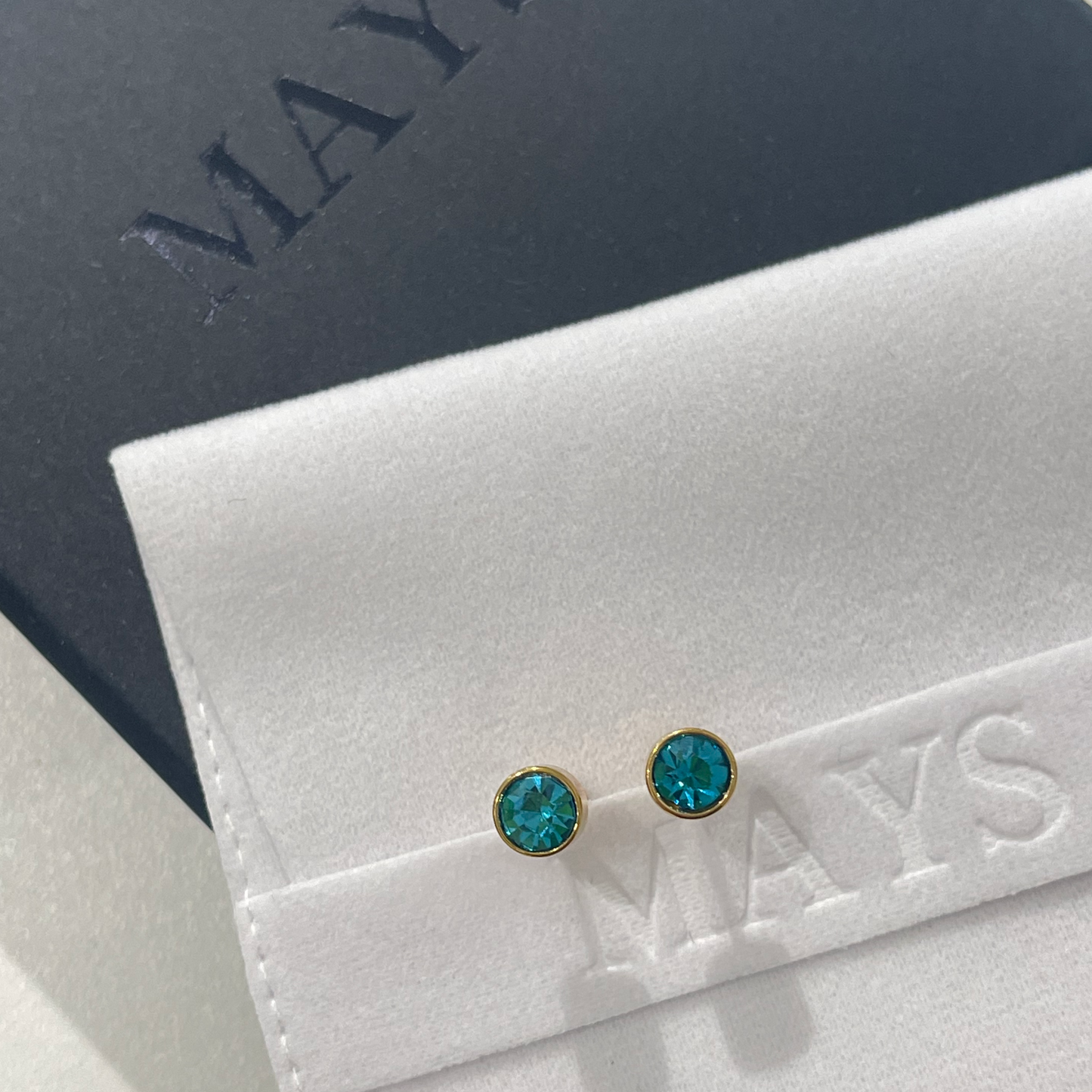 Small Stud Earrings in White Gold - 12 Stone Colours