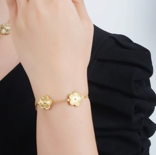 Clover Bracelet in Gold