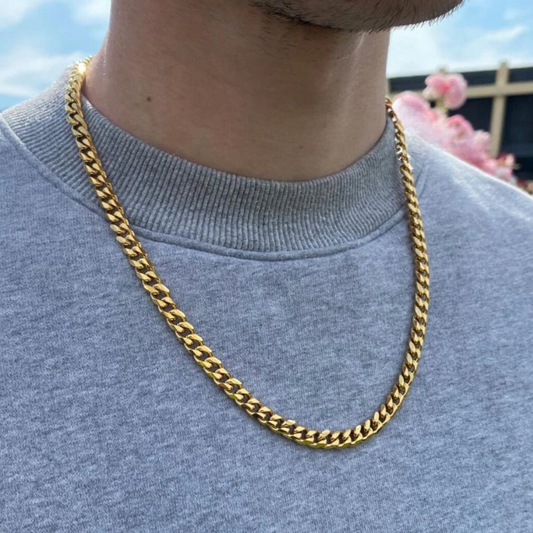 Curb Chain Necklace 10mm in Gold