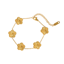 Load image into Gallery viewer, Clover Bracelet in Gold
