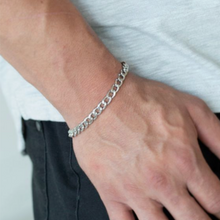 Load image into Gallery viewer, Curb Chain Bracelet 7mm in White Gold