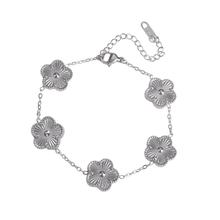 Load image into Gallery viewer, Clover Bracelet in White Gold