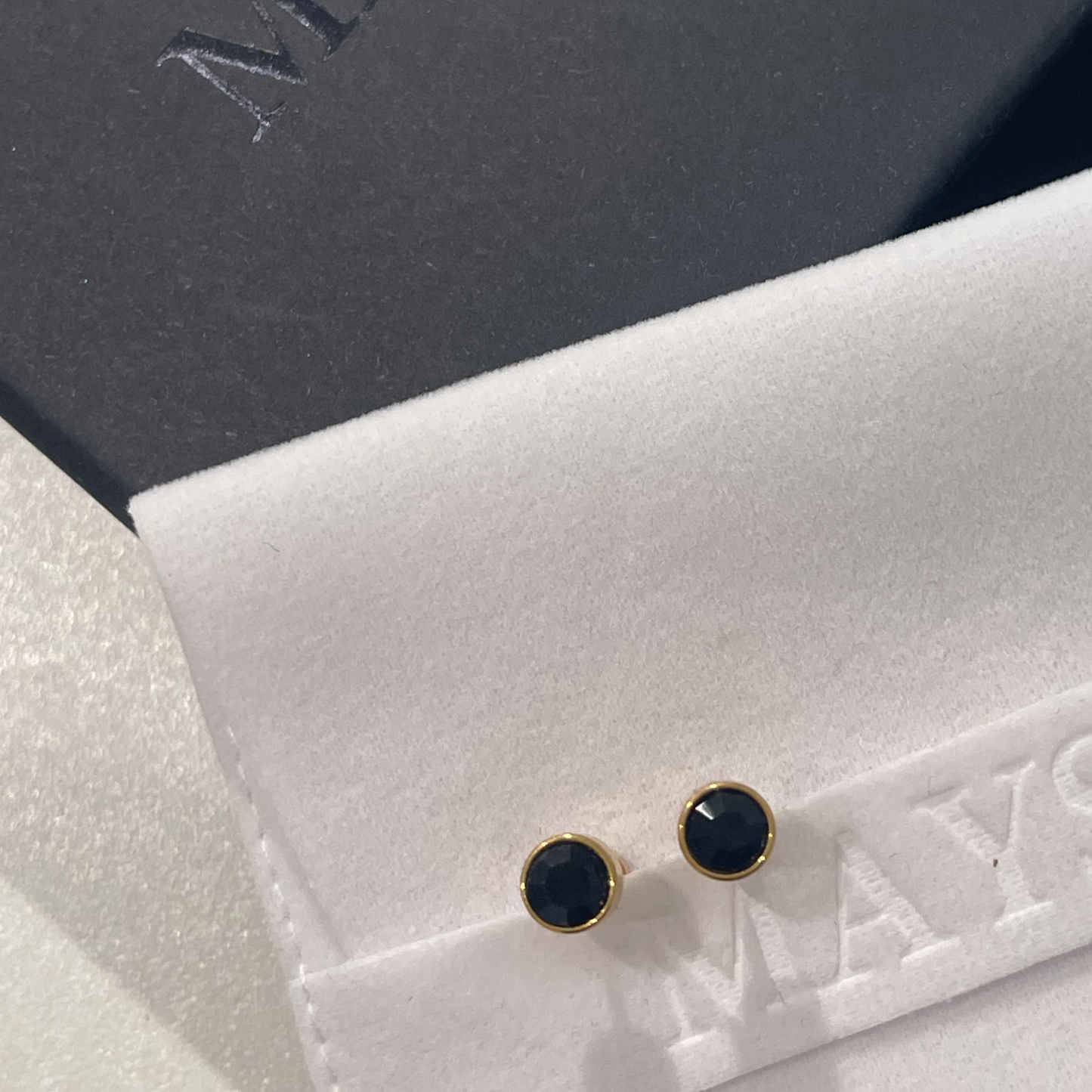 Small Stud Earrings in White Gold - 12 Stone Colours