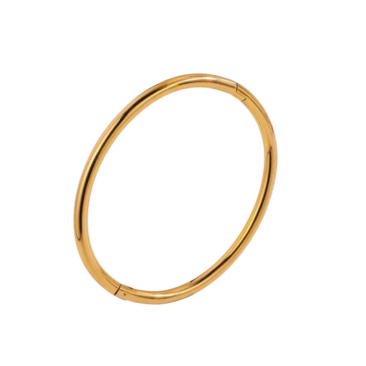 Classic Oval Bangle in Gold
