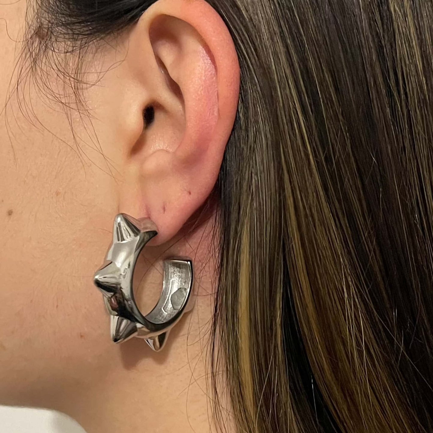 Mohawk Earrings in White Gold