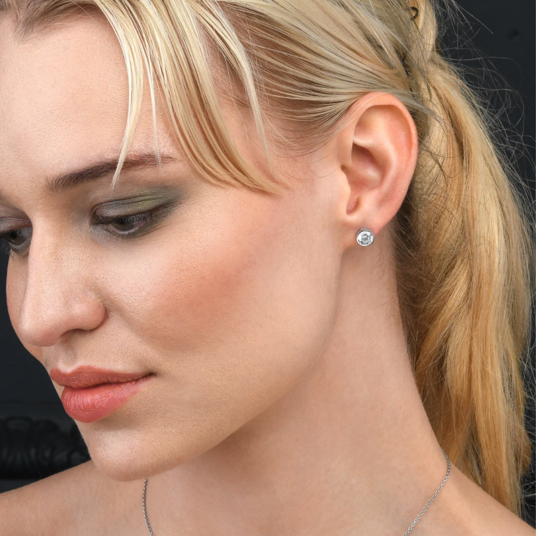 Small Stud Earrings in White Gold - 12 Stone Colours
