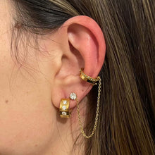 Load image into Gallery viewer, Duna Huggie Earrings