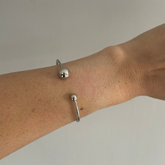 Torque Bangle in White Gold