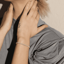 Load image into Gallery viewer, Blossom Tennis Chain Bracelet in Gold