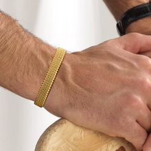 Load image into Gallery viewer, Mesh Chain Open Bangle in Gold