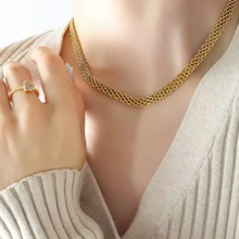 Load image into Gallery viewer, Panther Chain Choker Necklace in Gold