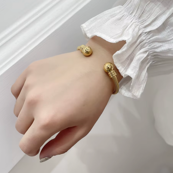 Twist Torque Bangle in Gold