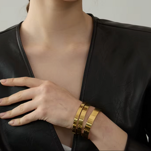 Classic Bangle in Gold - 9mm