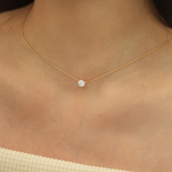 Solitaire Necklace in Gold