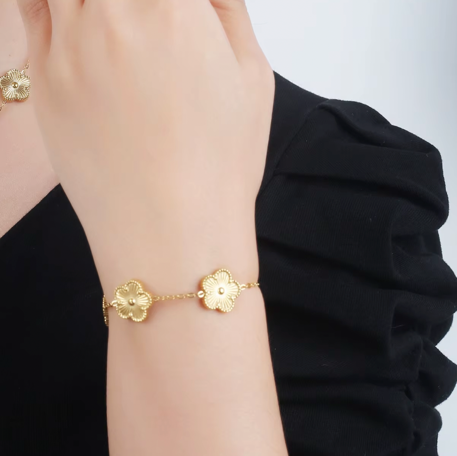 Clover Bracelet in Gold