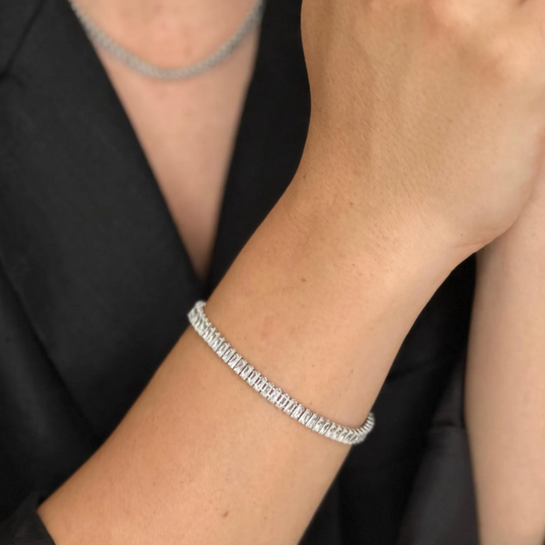 Vivid Tennis Chain Bracelet in White Gold