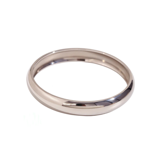 Essential Bangle in White Gold