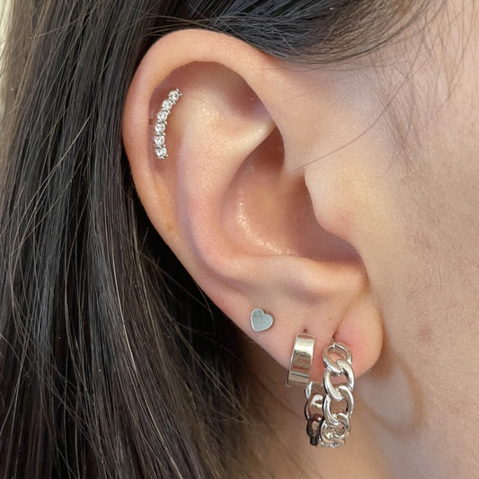 Heart Stud Earrings in White Gold